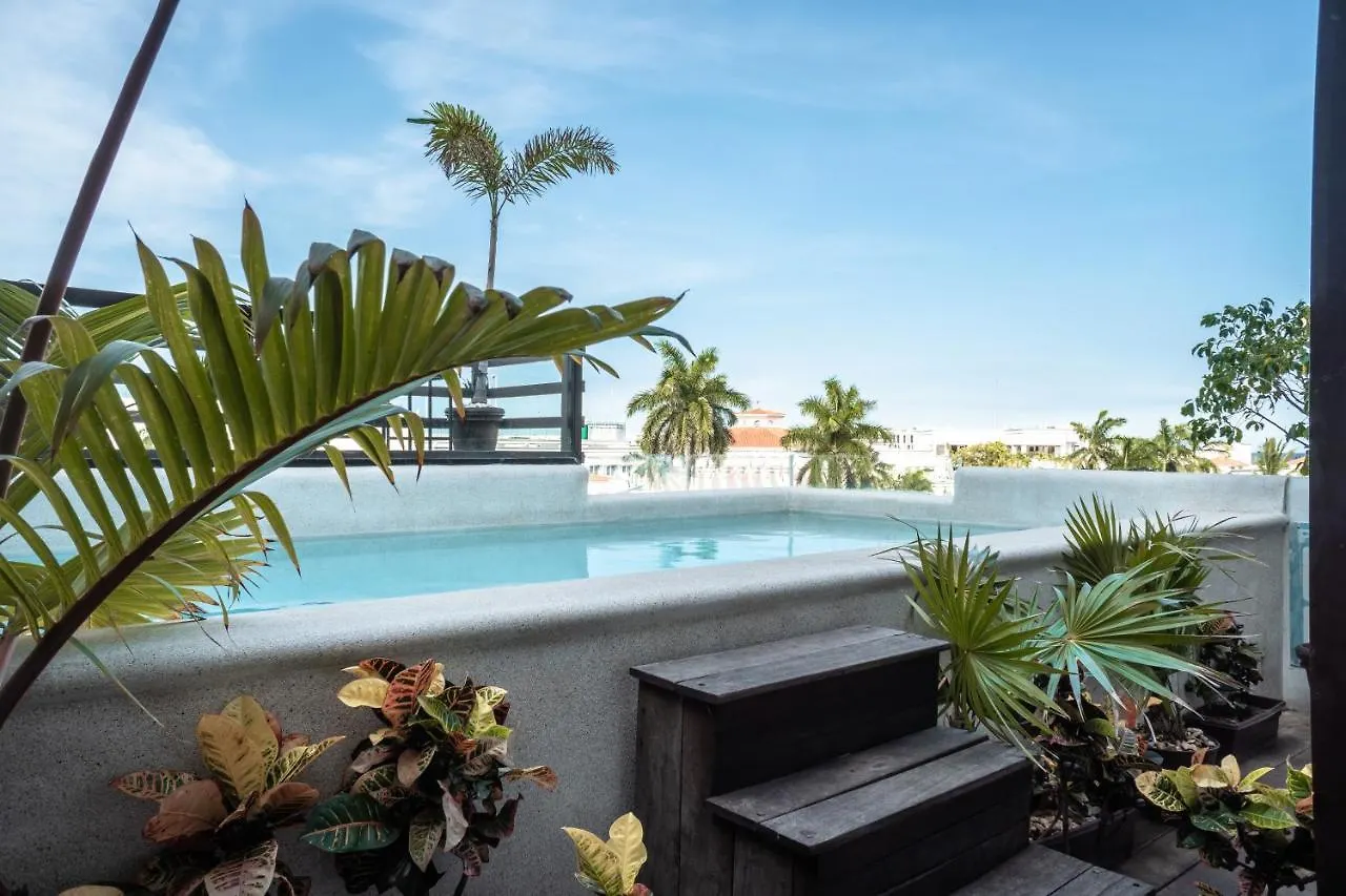 Maui hostel playa del carmen Apartahotel