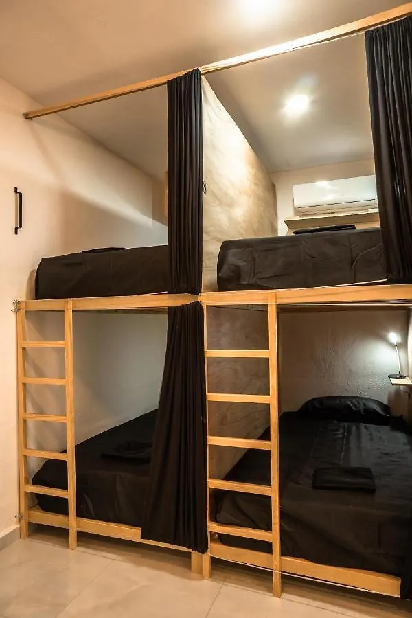 Apartahotel Maui hostel playa del carmen