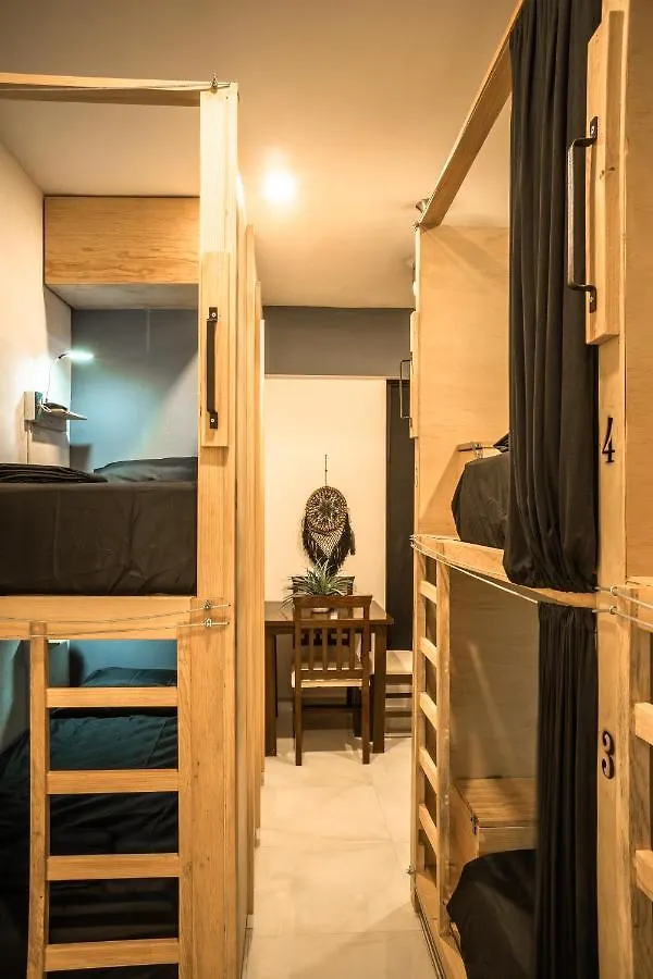 Maui Hostels פלאייה דל כרמן 4*,  מקסיקו