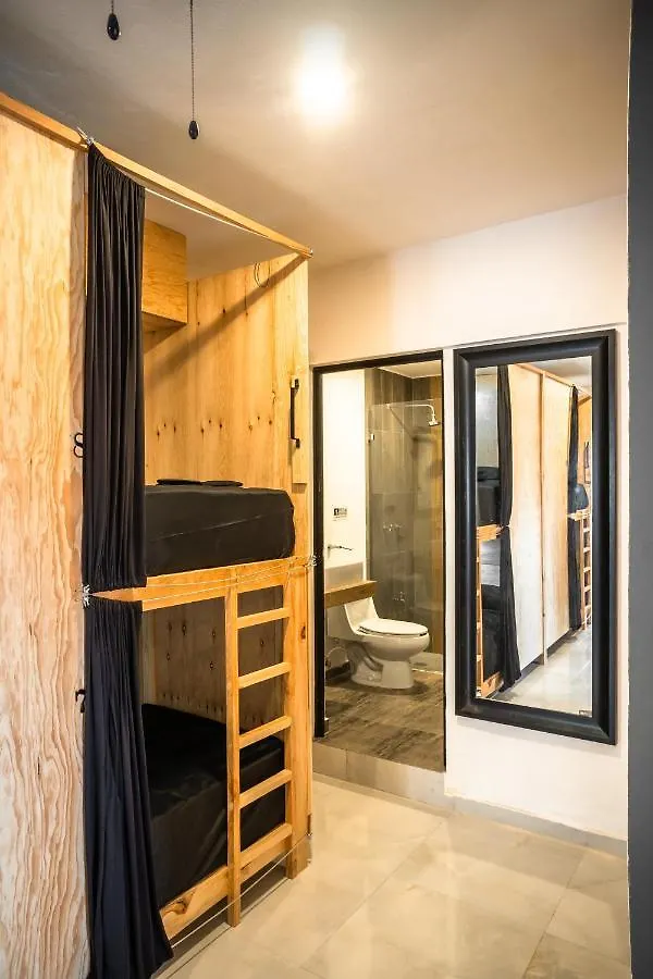 **** מלון דירות Maui Hostels פלאייה דל כרמן מקסיקו