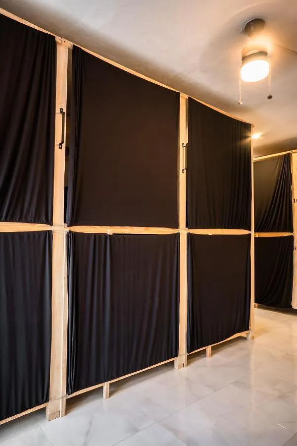 Maui Hostels פלאייה דל כרמן 4*,