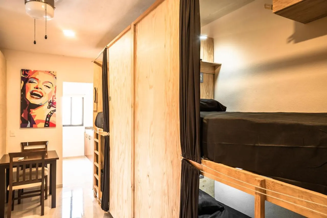 מלון דירות Maui Hostels פלאייה דל כרמן